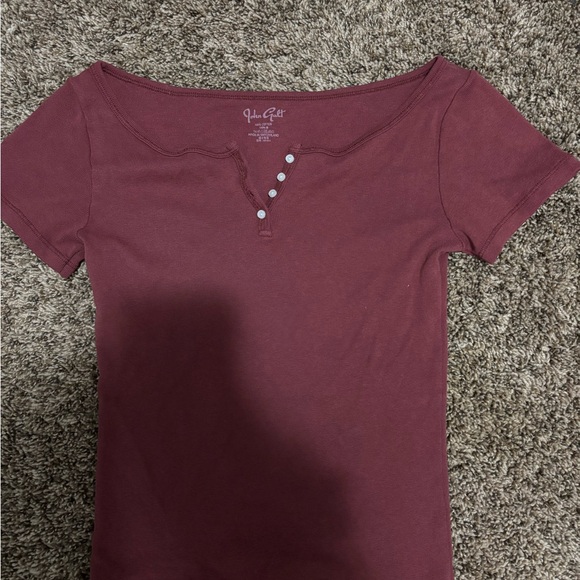 Brandy Melville Tops - Brandy Melville Short Sleeve Scoop Henley Top - Burgundy